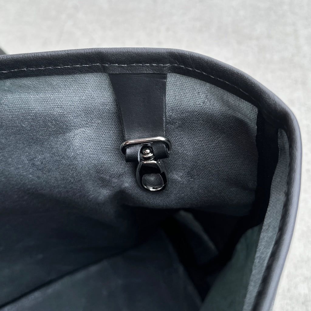 Everyday tote waxed canvas and leather interior key hook deatial
